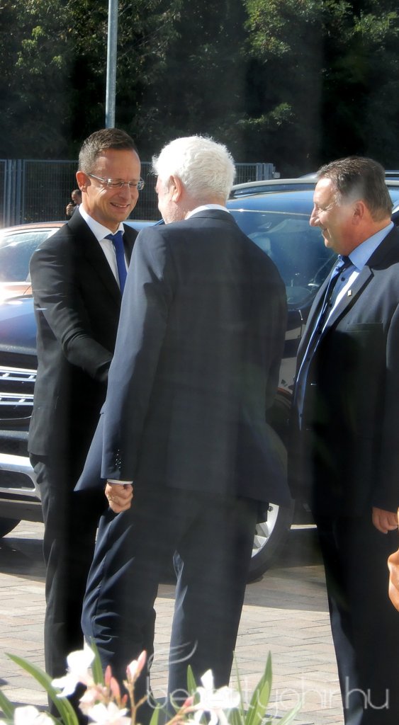 Szijjártó Péter látogatása a Mezei Vill-nél 11